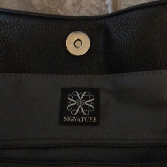 Avon, black, leather and suede tote bag. - Picture 2 of 10